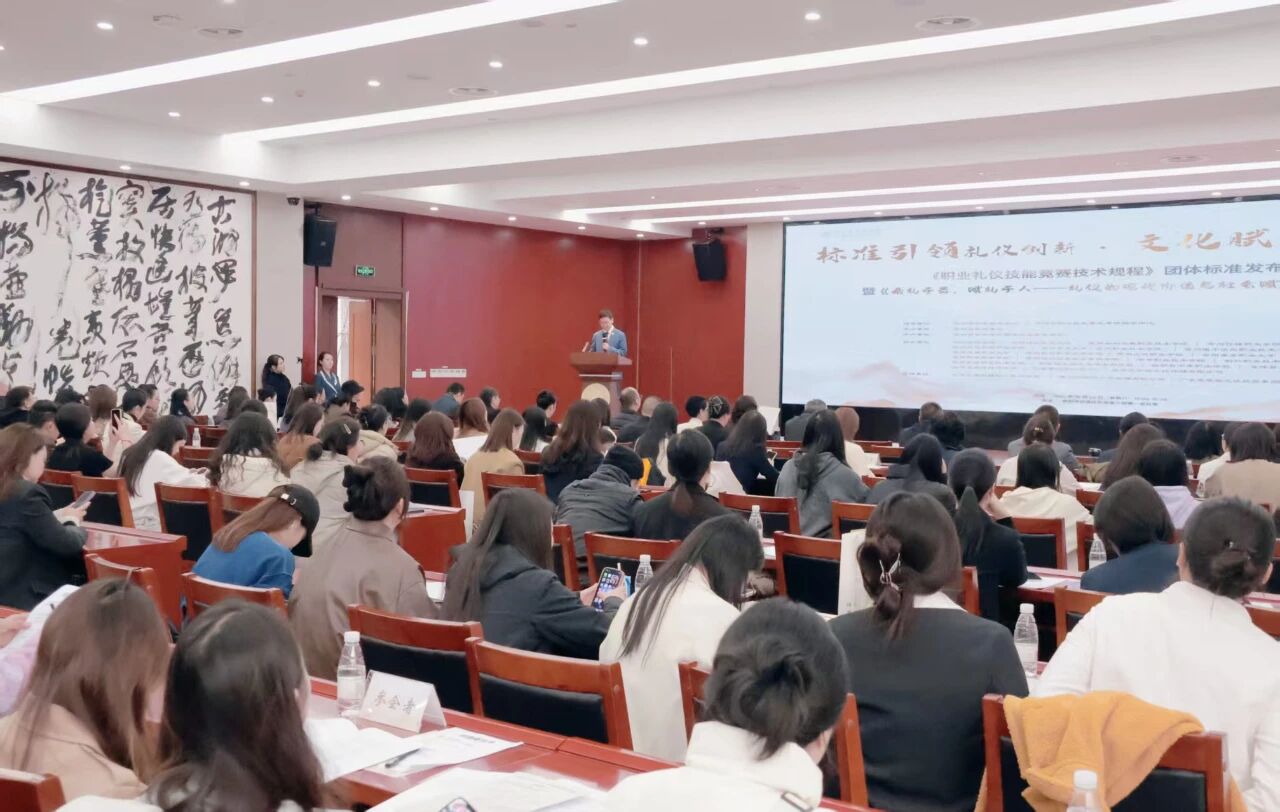 微信图片_2025-11-01_195551_380.jpg 微信图片_2025-11-01_195551_380.jpg